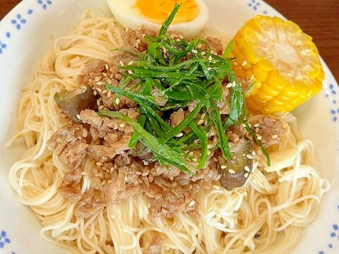 ナスと豚肉のそぼろのせそうめん